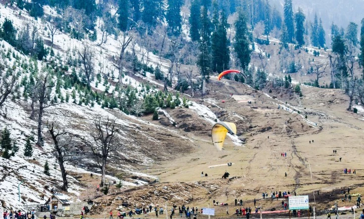 Manali mountain view and scenic road